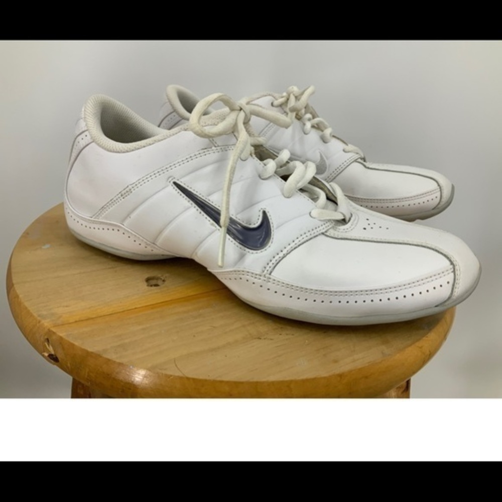Nike 2010 white cheerleader sneakers 8 1/2